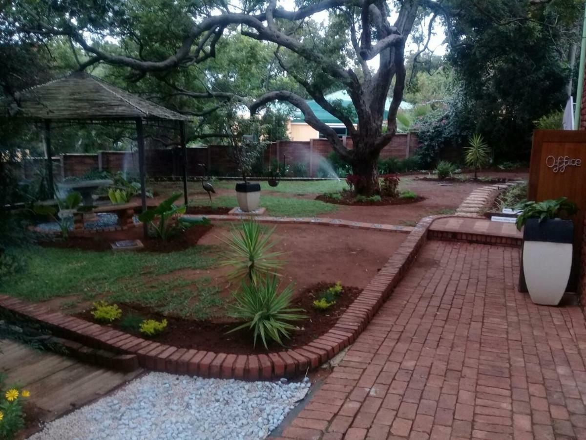 Shalamanzi Lodge Hartbeespoort Exterior photo